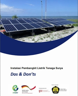  Kover Buku Panduan Instalasi Pembangkit Listrik Tenaga Surya (PLTS).