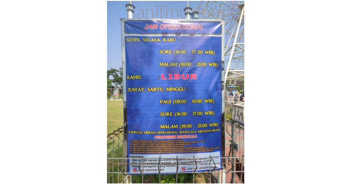  Jam operasional dan peraturan menaiki Wahana Bianglala di Alun-Alun Lamongan.